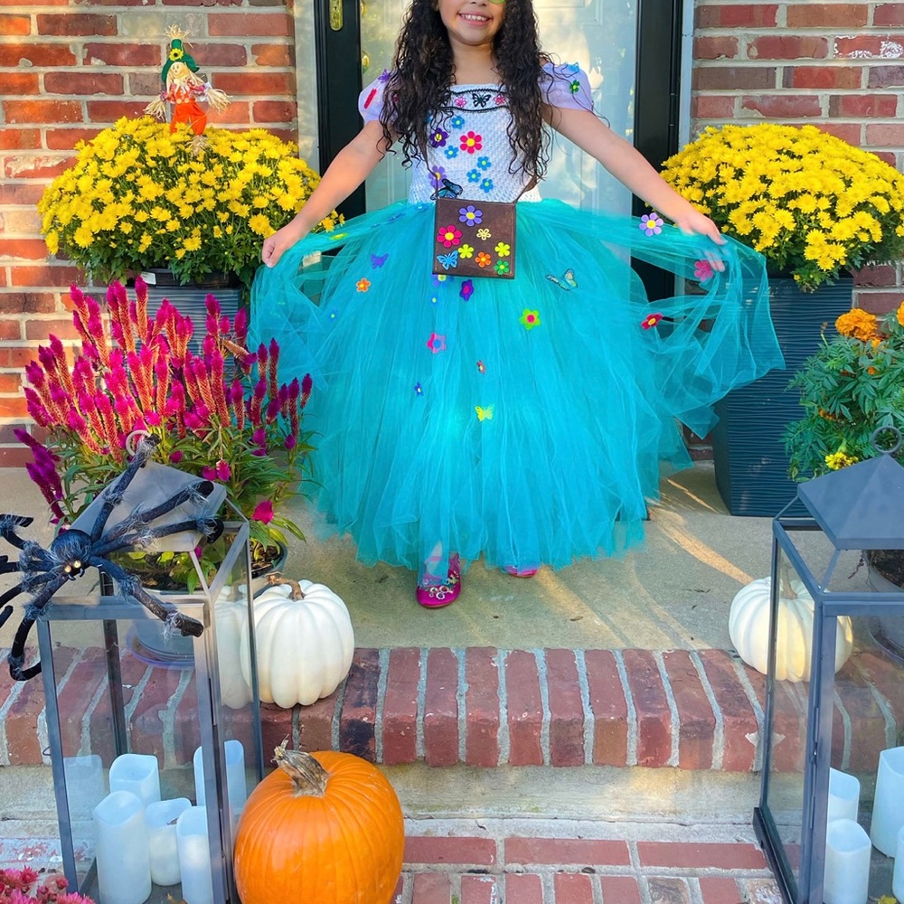 🎃Encanto Mirabel Costume Size 10 - Picture 2 of 7